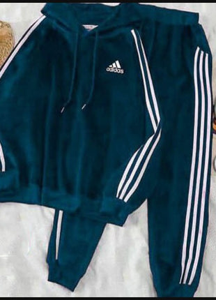 بيجامة قطيفة وشين حريمى اديداس فيروزى