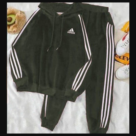 بيجامة قطيفة وشين حريمى اديداس زيتى